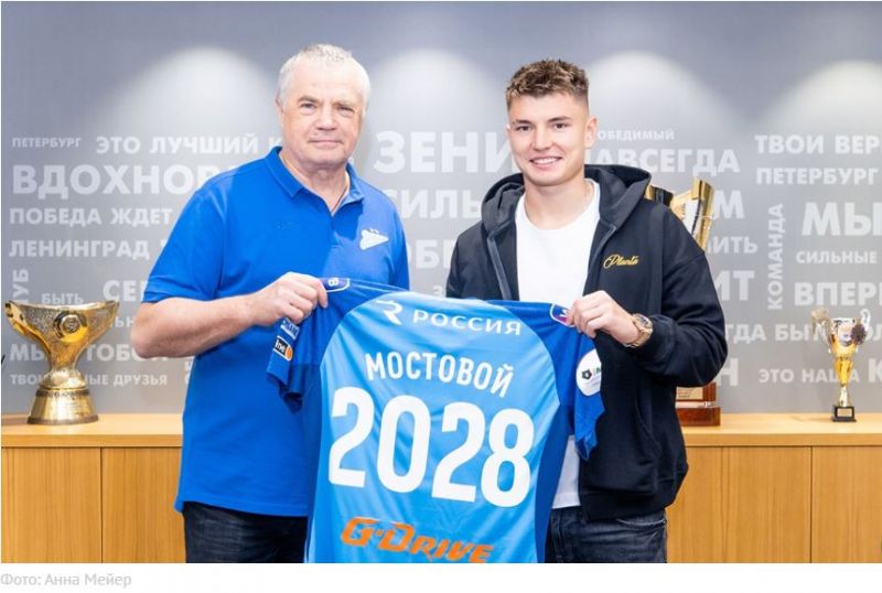 Сине-бело-голубые продлили контракт с Андреем Мостовым по схеме «3+1»