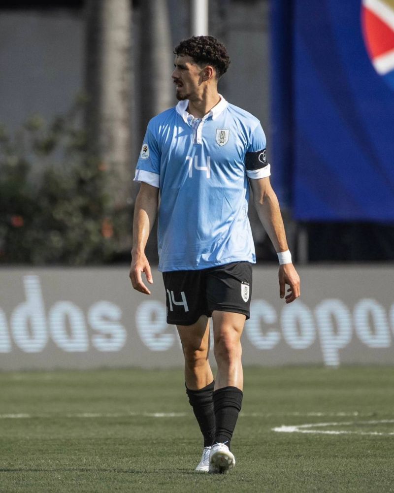 Защитник Динамо Маричаль вывел на поле олимпийскую сборную Уругвая с капитанской повязкой